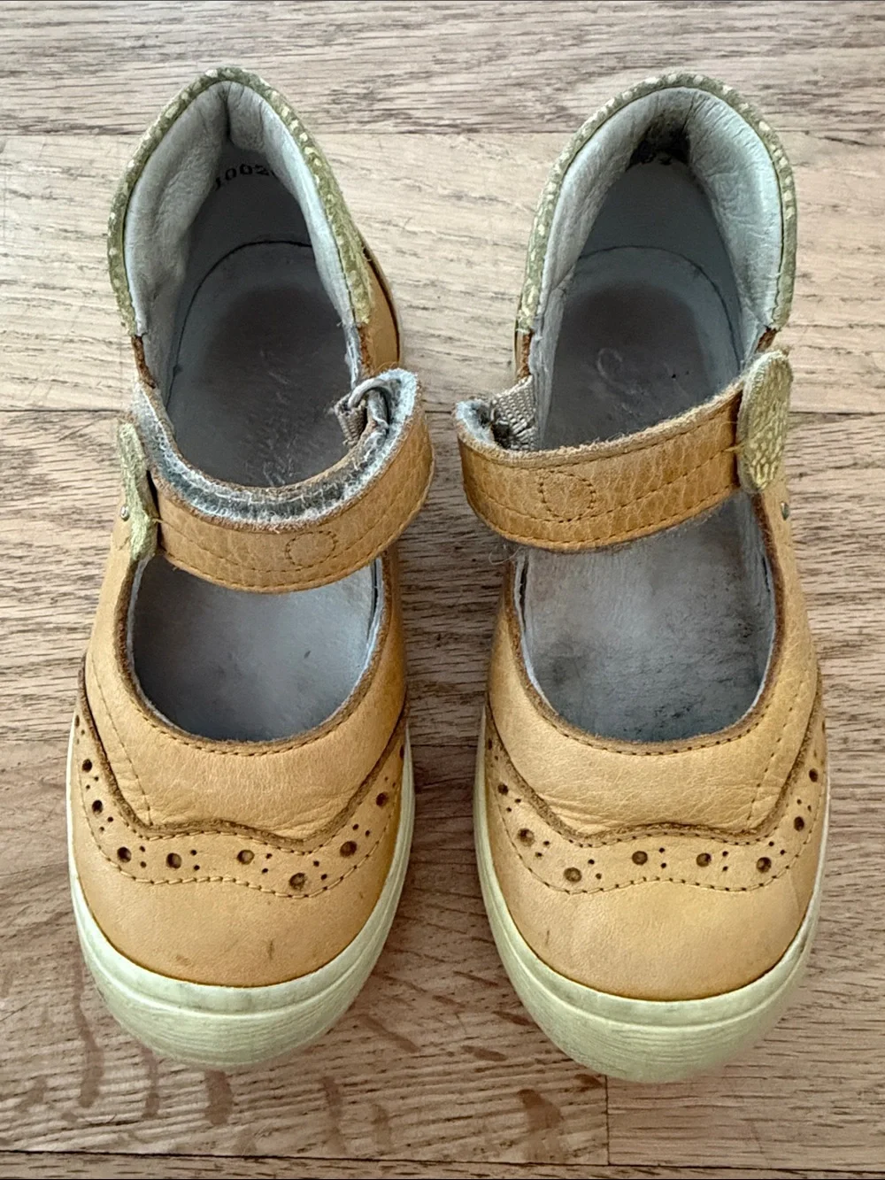FRODDO Yellow Mary Jane Shoes with Strap little girls Size EUR 26